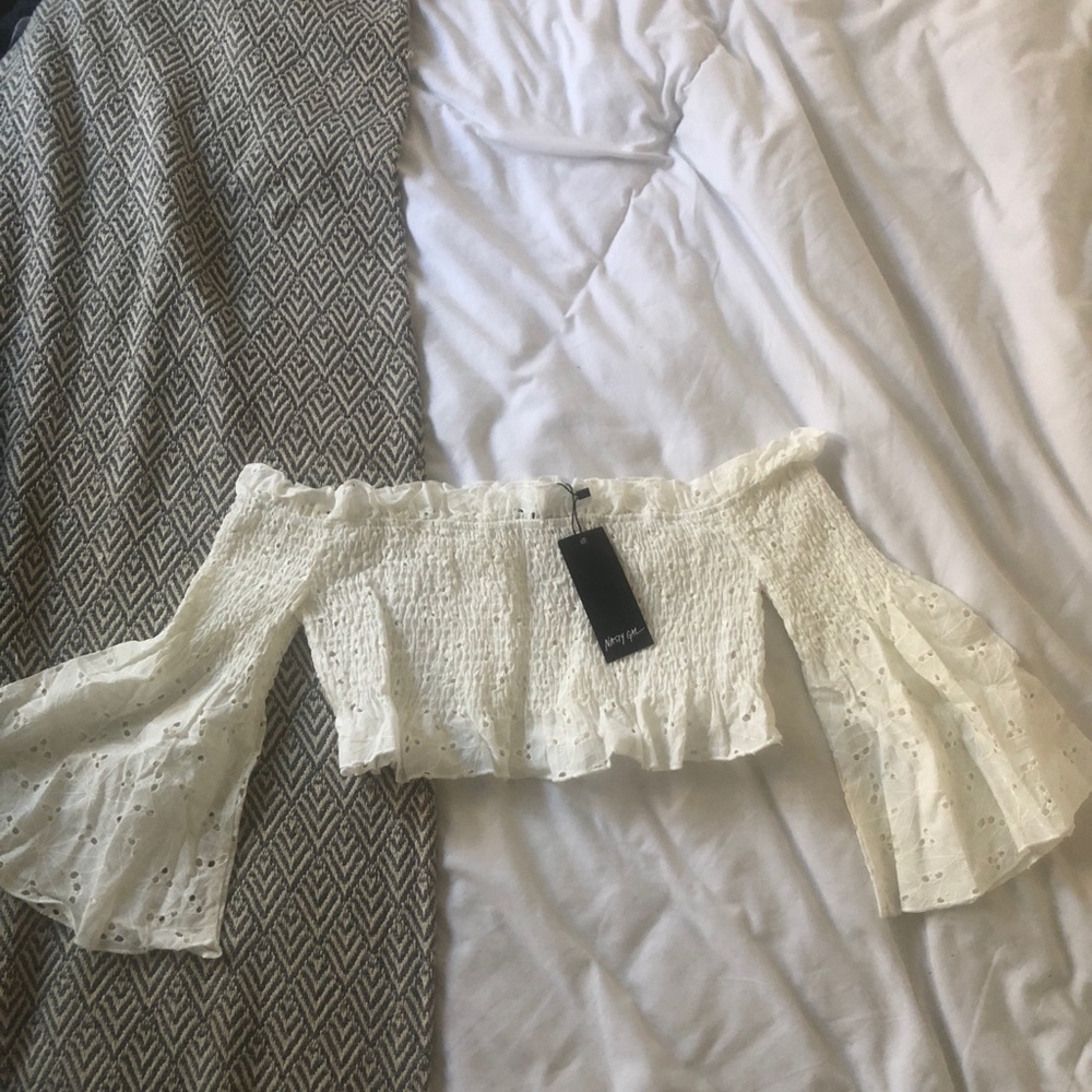 NWT White off the shoulder eyelet crop top ✨